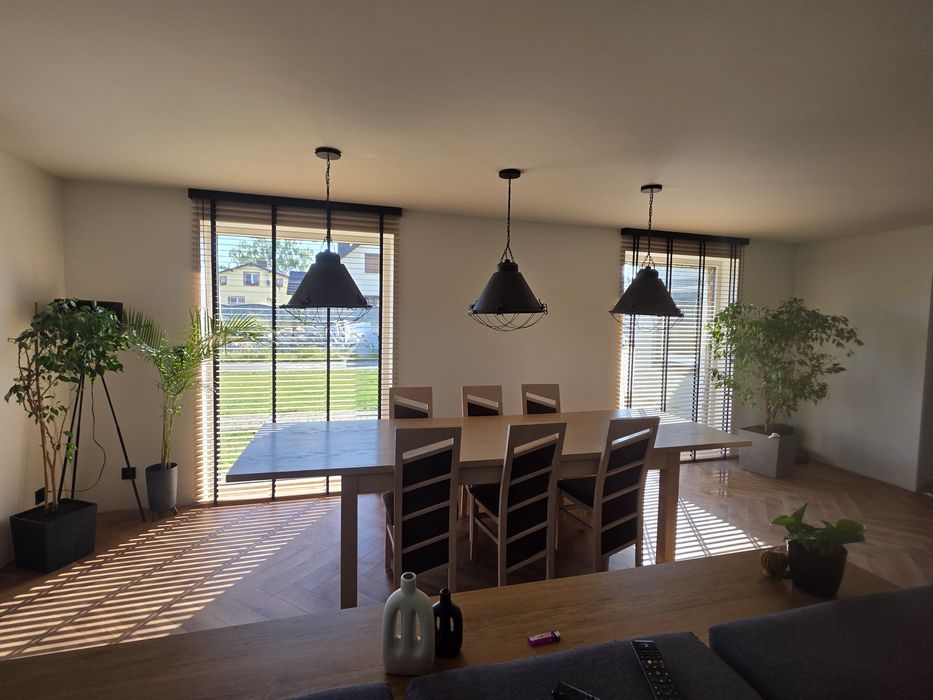 Zestaw stół i 6 krzeseł 200/ 300x100cm

ZESTAW  Stół rozkładany