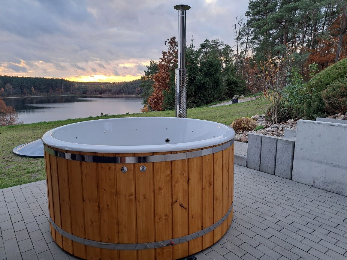 domek na Kaszubach, nad jeziorem, linia brzegowa, balia, majówka