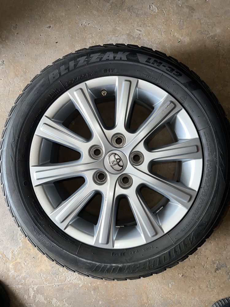 Toyota auris,corolla koła 205/55 r16