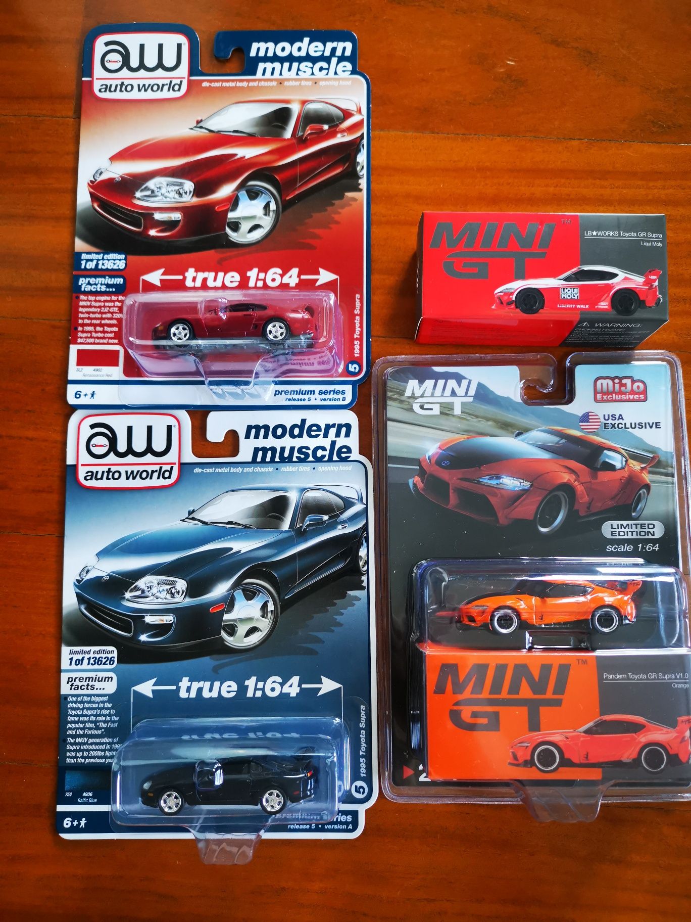 Toyota  hot wheels novo com portes incluídos