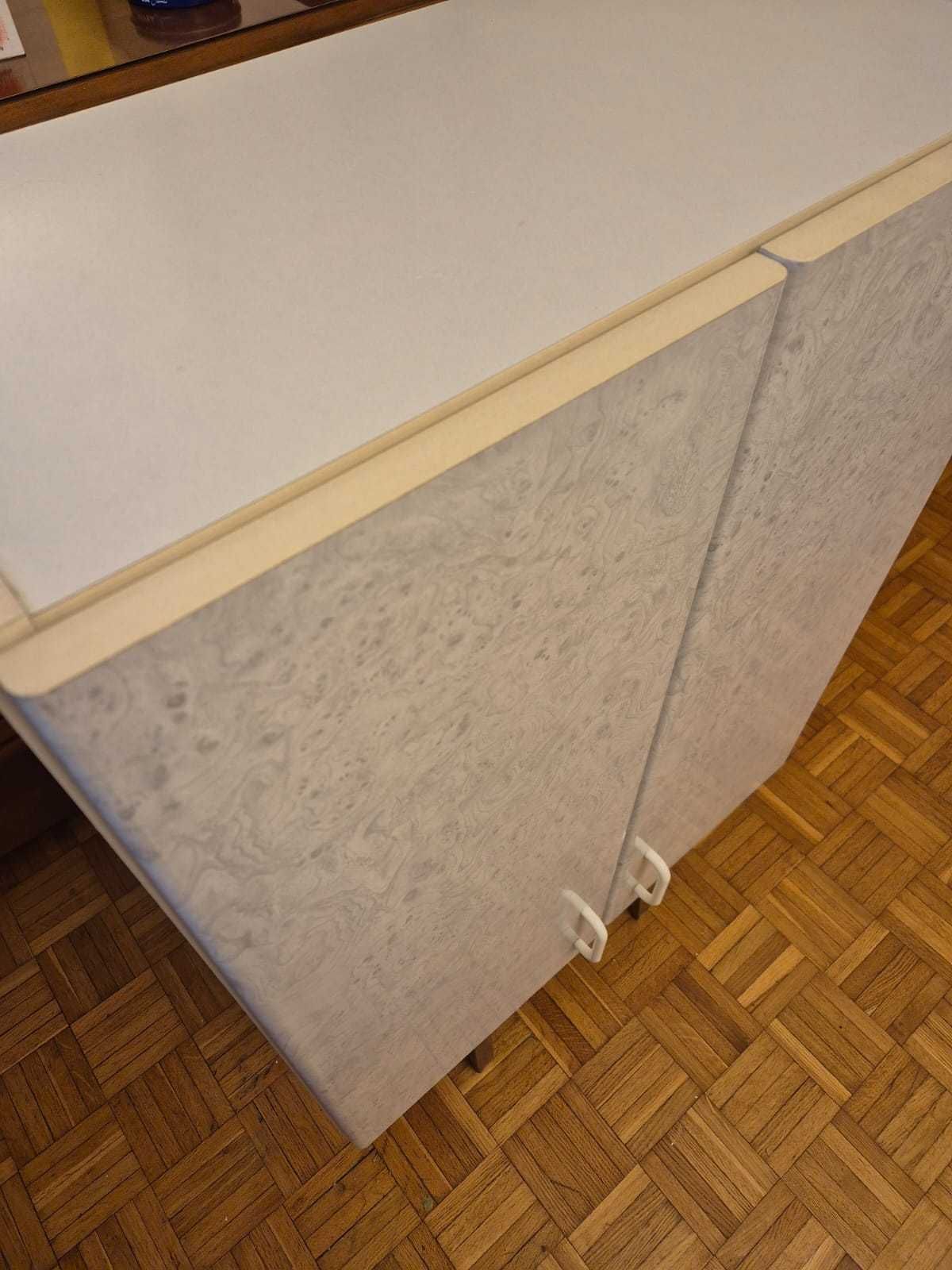 Szafka lazienkowa wiszaca 60cm biała połysk do lazienki zamykana