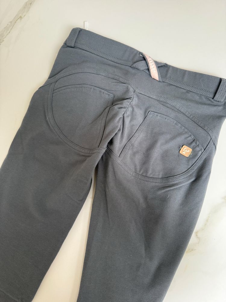 Spodnie push up obcisłe modelujące na siłownię Freddy WR up XS