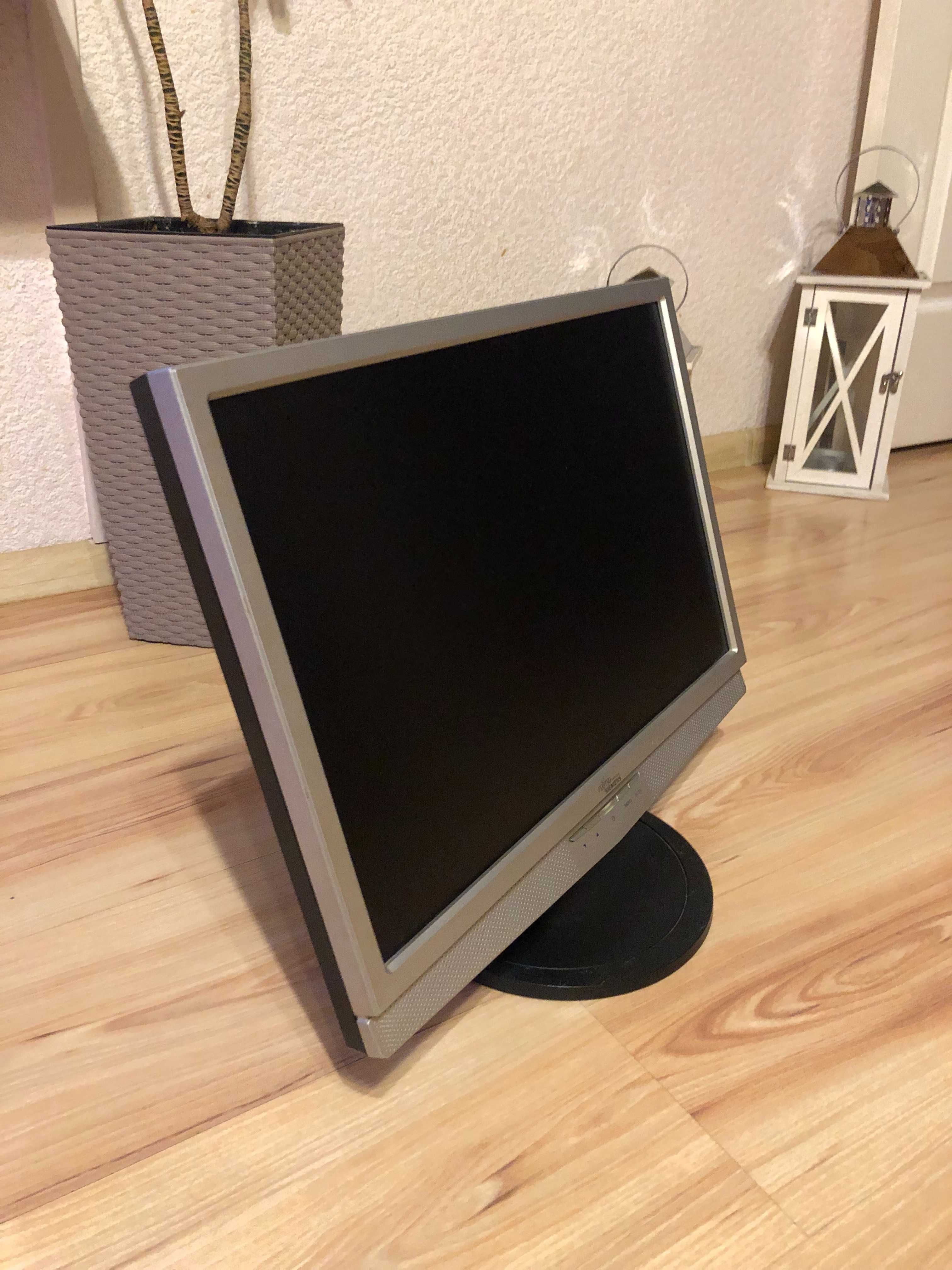 Monitor  LCD Fujitsu Simens 19 model W9ZA