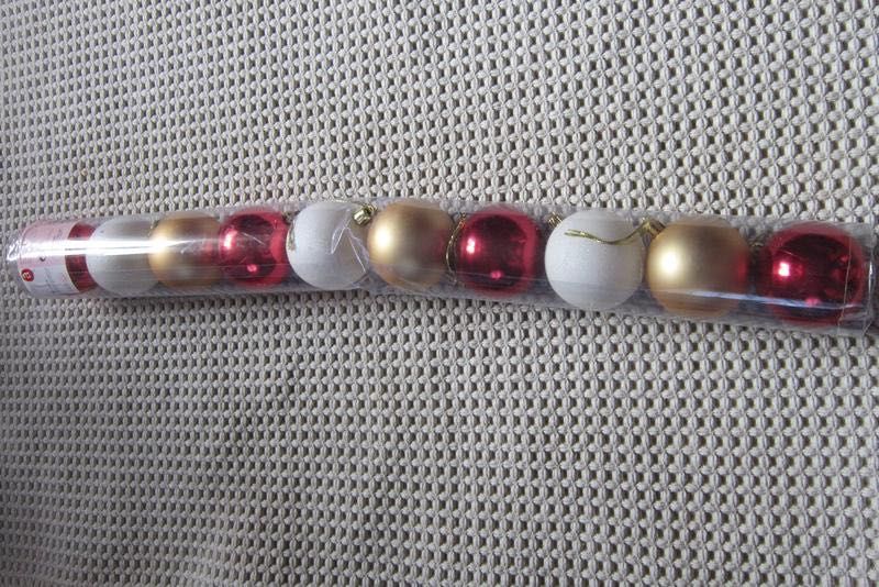 Ялинкові іграшки прикраси гирлянди ялинкові прикраси