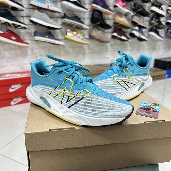 Жіночі кросівки New Balance FuelCell для бігу 40 р спортивні легкі бу