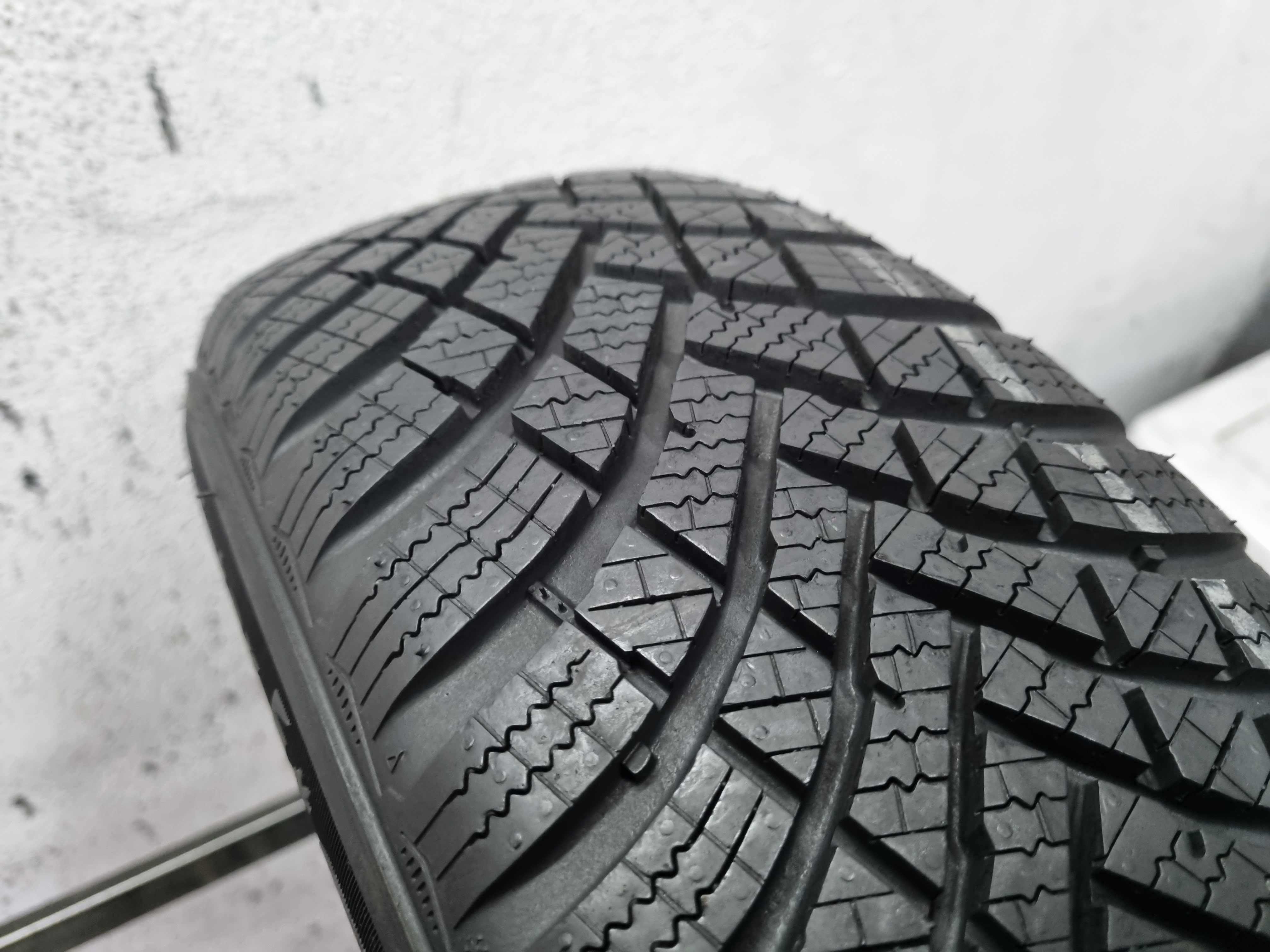 175/65/14 82T Hankook Winter Icept RS3 Dot.1322R