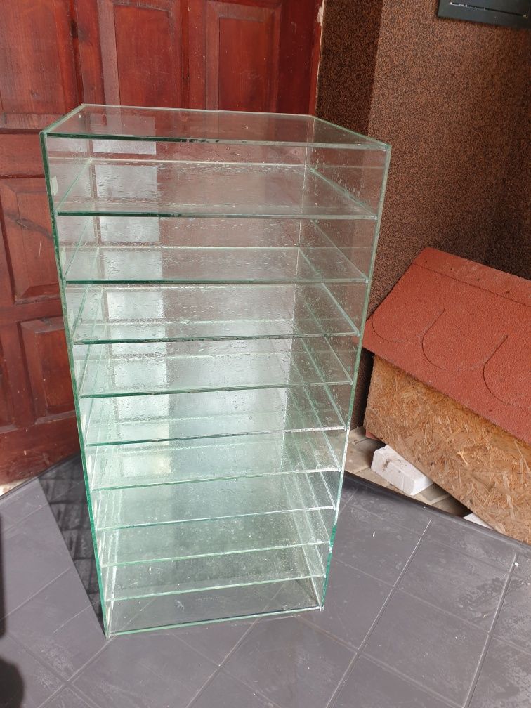 Szklany segregator 10-cio półkowy
