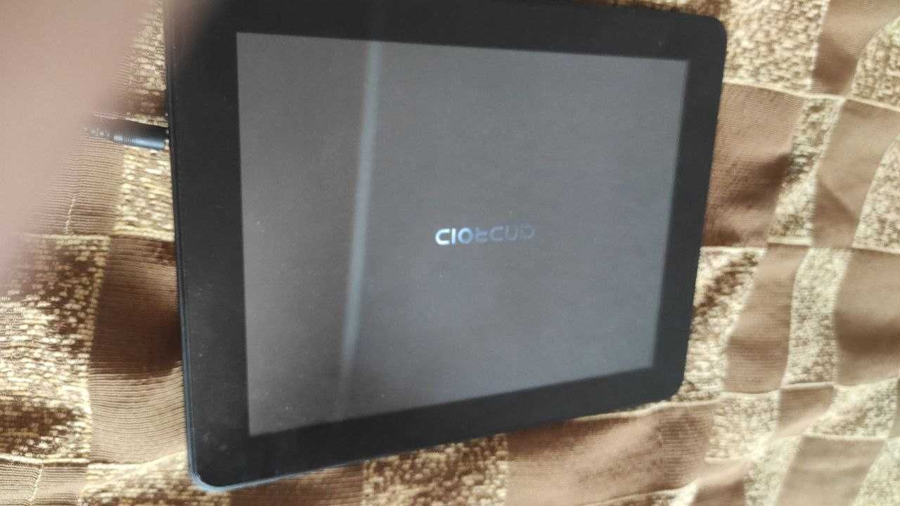 Планшет Globex 904C