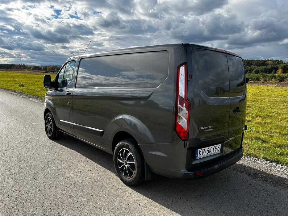 Wypożyczalnia samochodów dostawczych Wynajem busów dostawczych Ford
