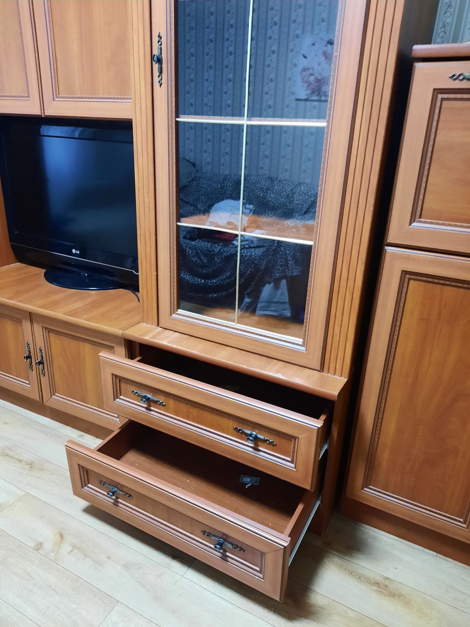 Стінка у вітальню