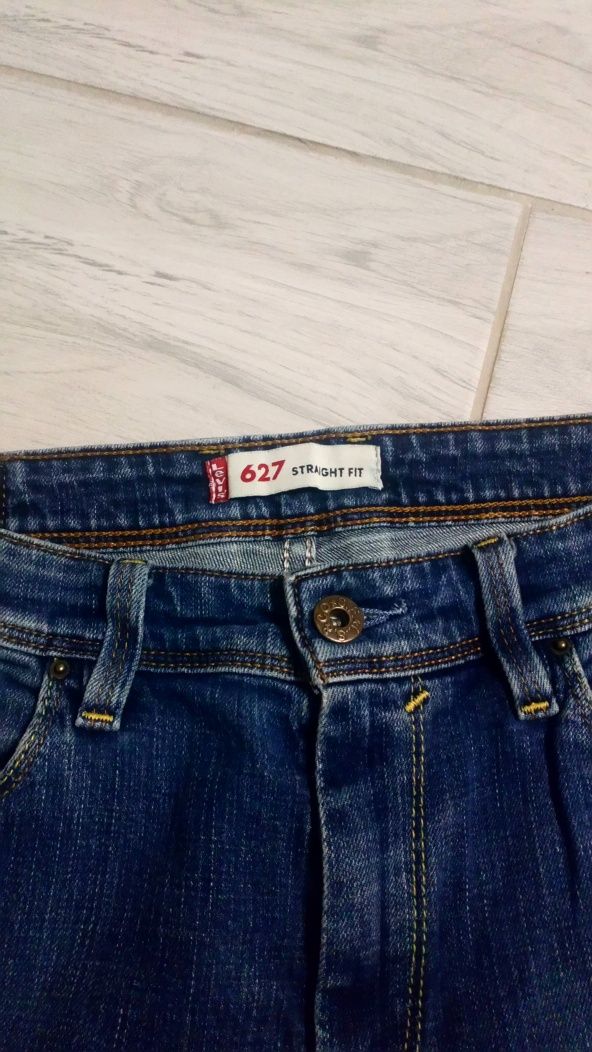 Джинси стрейчеві жіночі женские Levis 44-46 розмі