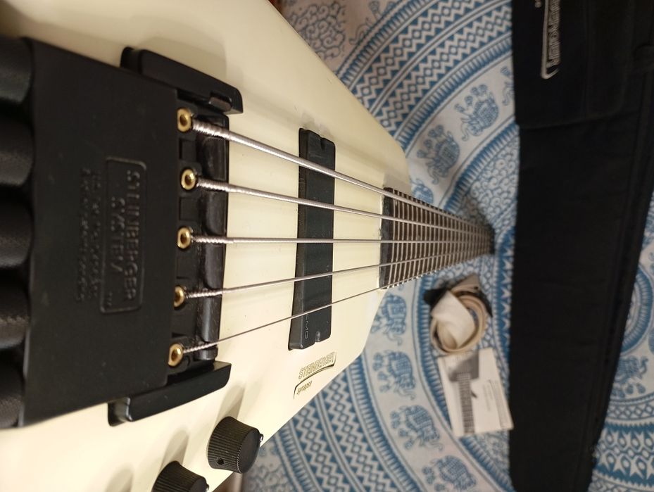 Baixo Steinberger Synapse 5
