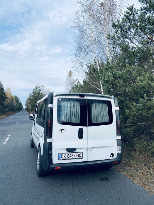 Продам автомобіль рено трафік 100