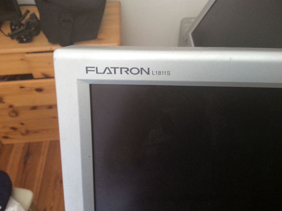 Sprzedam Monitor komputerowy Flatron L1811S, dziala bardzo dobrze