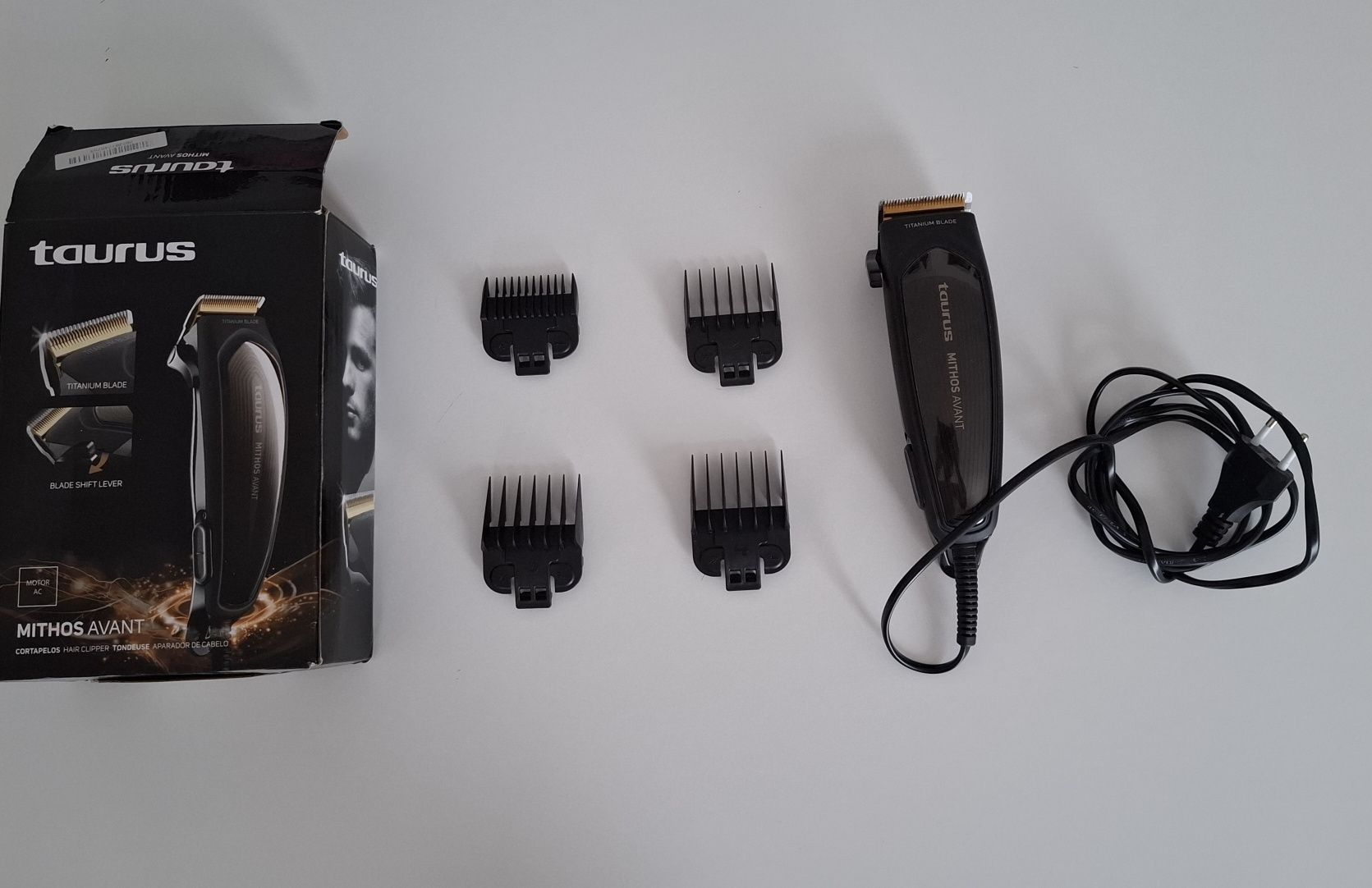 Máquina de cortar cabelo/barba Taurus Mithos Avant 10-in-1