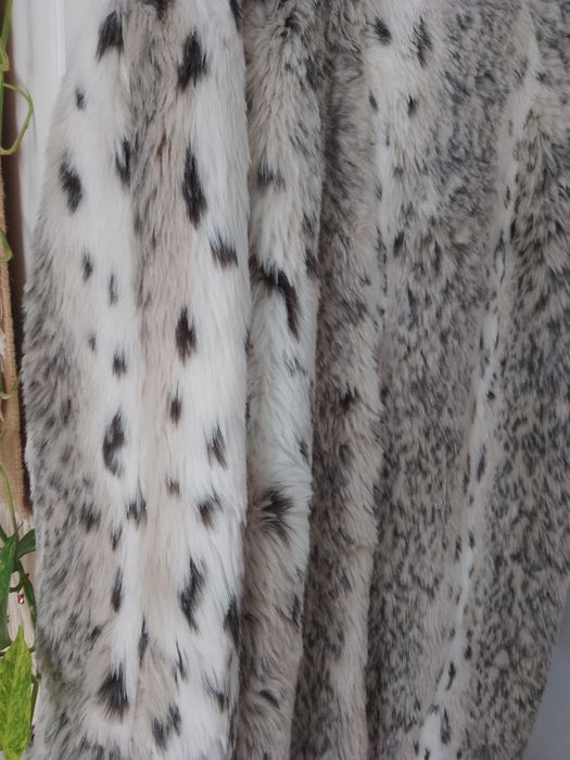 Futro w cętki siwe sztuczne