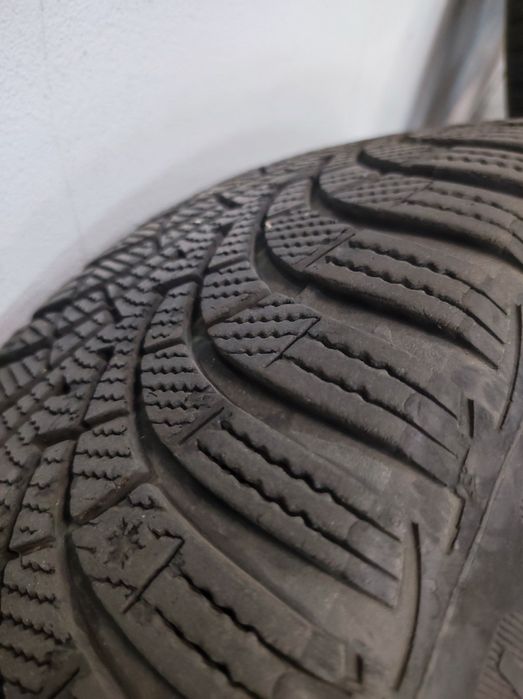 Felgi stalowe strukturalne Opel opony Goodyear Ultragrip 9 zimowe