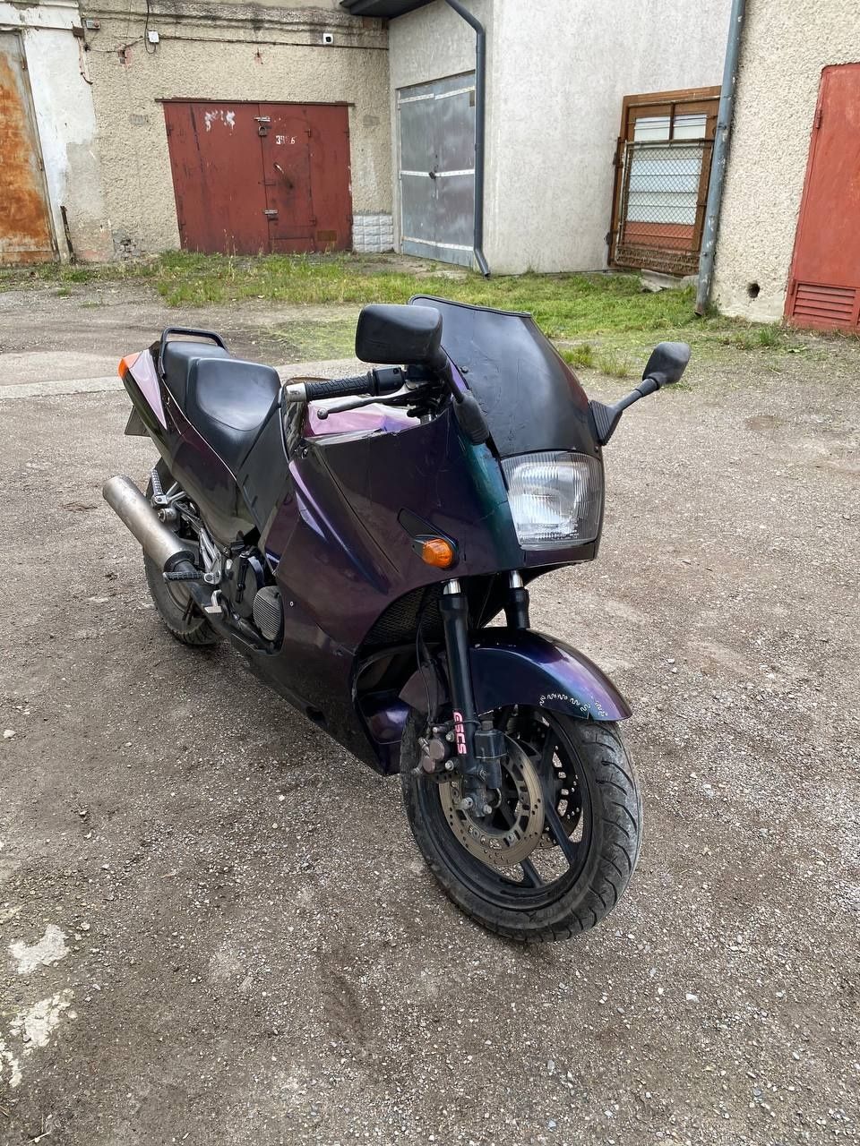 Kawasaki GPX 600R Терміновий продаж! Поки є цікавий для мене варіант.
