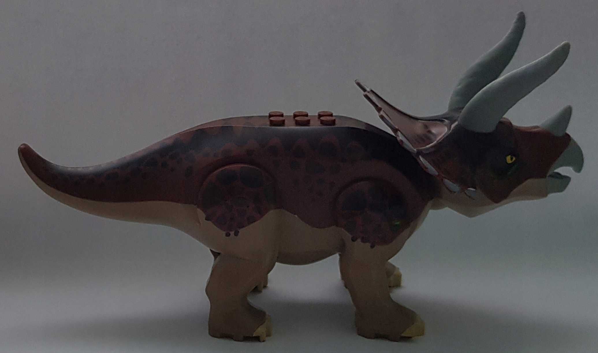 Lego Jurassic World Dino 5885 Triceratops Trapper tricera01