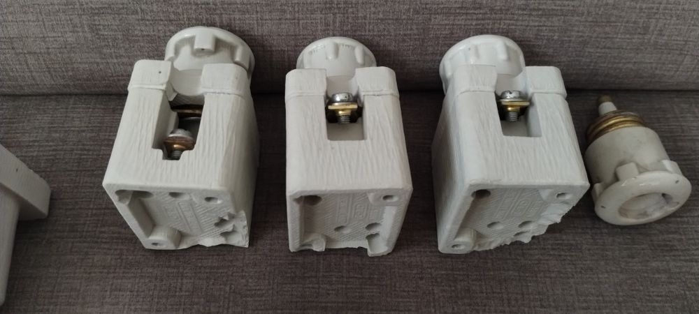 Gniazdo porcelanowe  . Okazja.