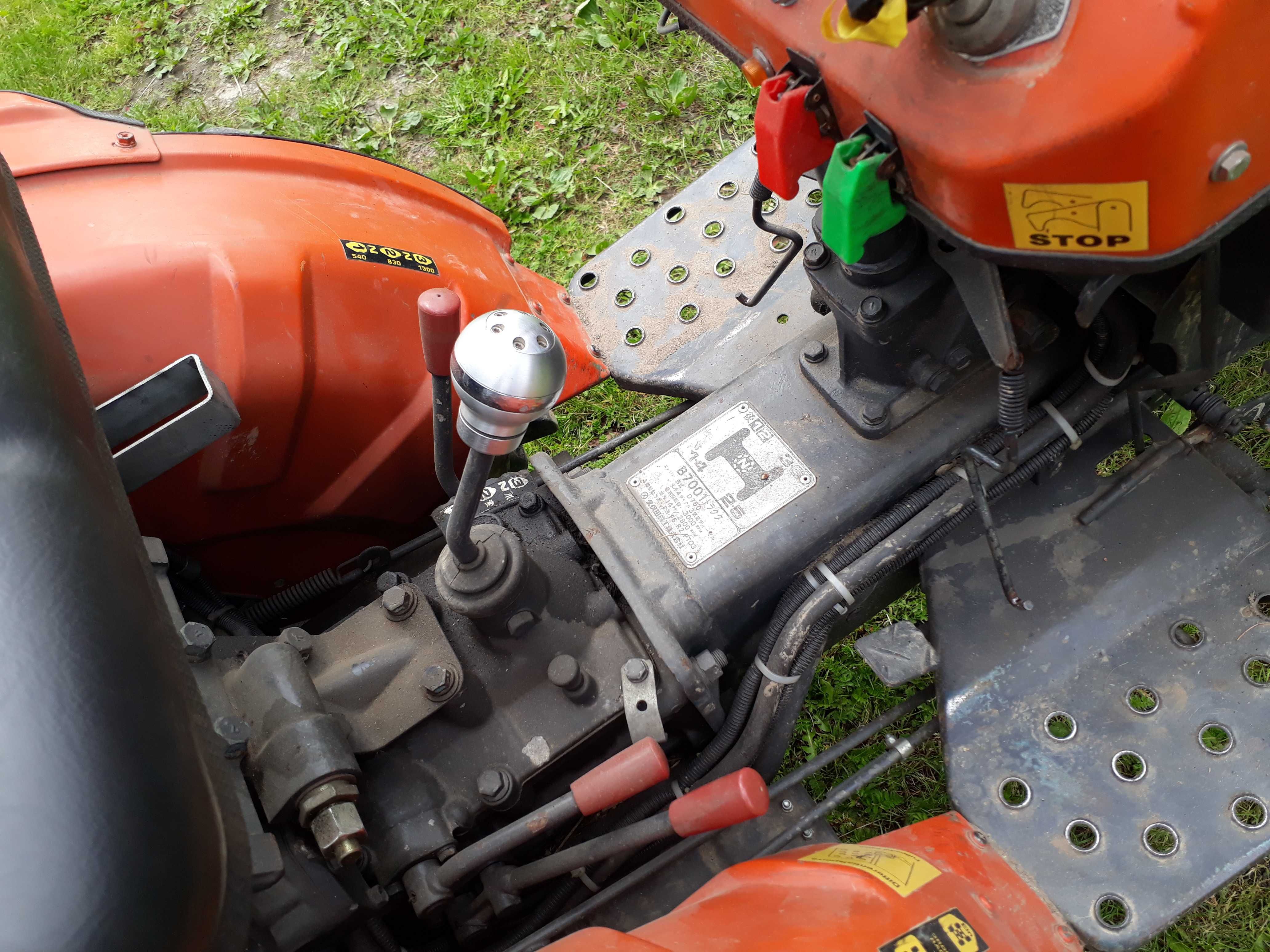 Traktorek Ogrodowy  Kubota B7001 4x4