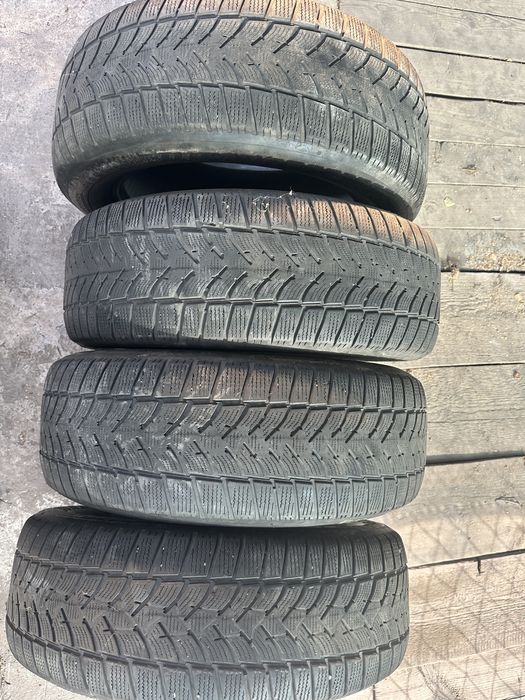 Продам зимнюю резину DUNLOP Winter Sport (235/60/R18)