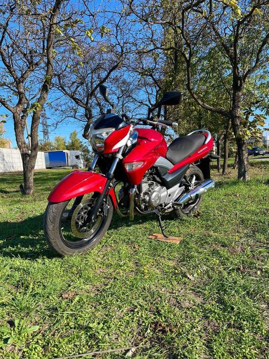Мотоцикл Suzuki GSR250