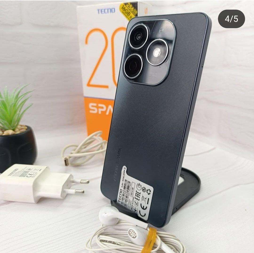 Продам телефон Tecno Spark 20 8+8/256Gb NFC в гарному стані