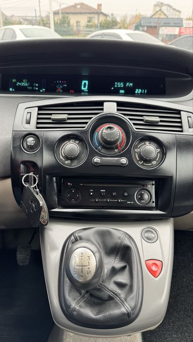 Renault Scenic Рено Сценік II 2003 р 1,6 бенз 5МКПП