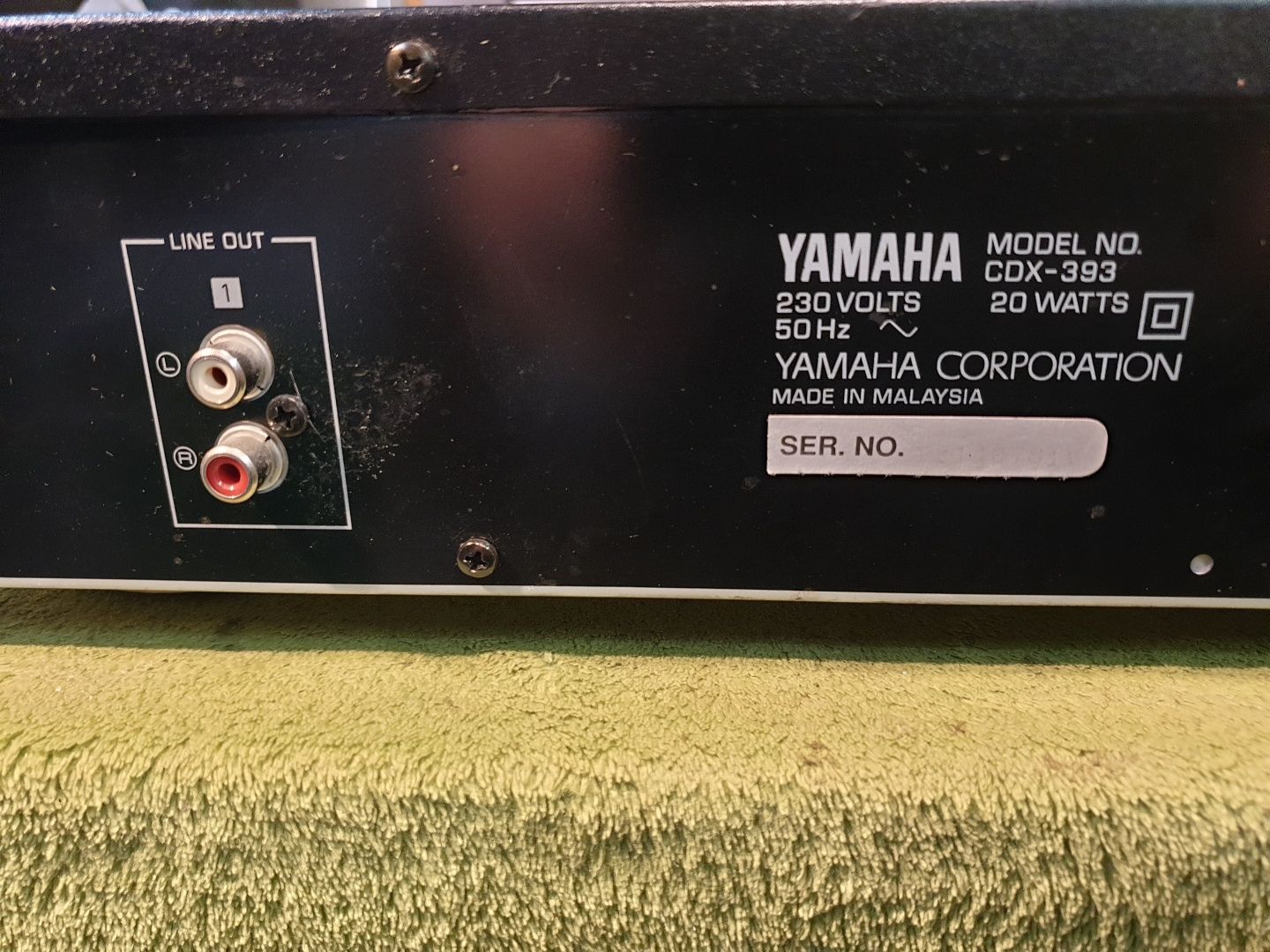 YAMAHA CDX-393 odtwarzacz CD.