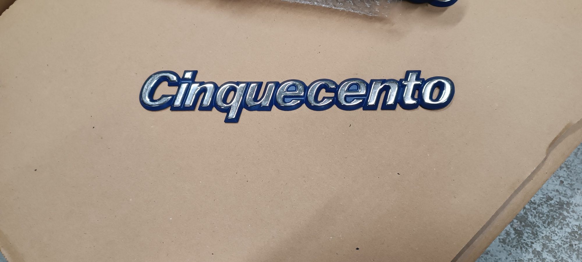Cinquecento emblemat logo znaczek oryginalny nowy