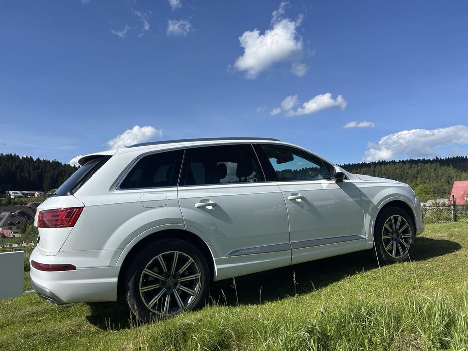 Audi  Q7  2.0 бензин  2019 року