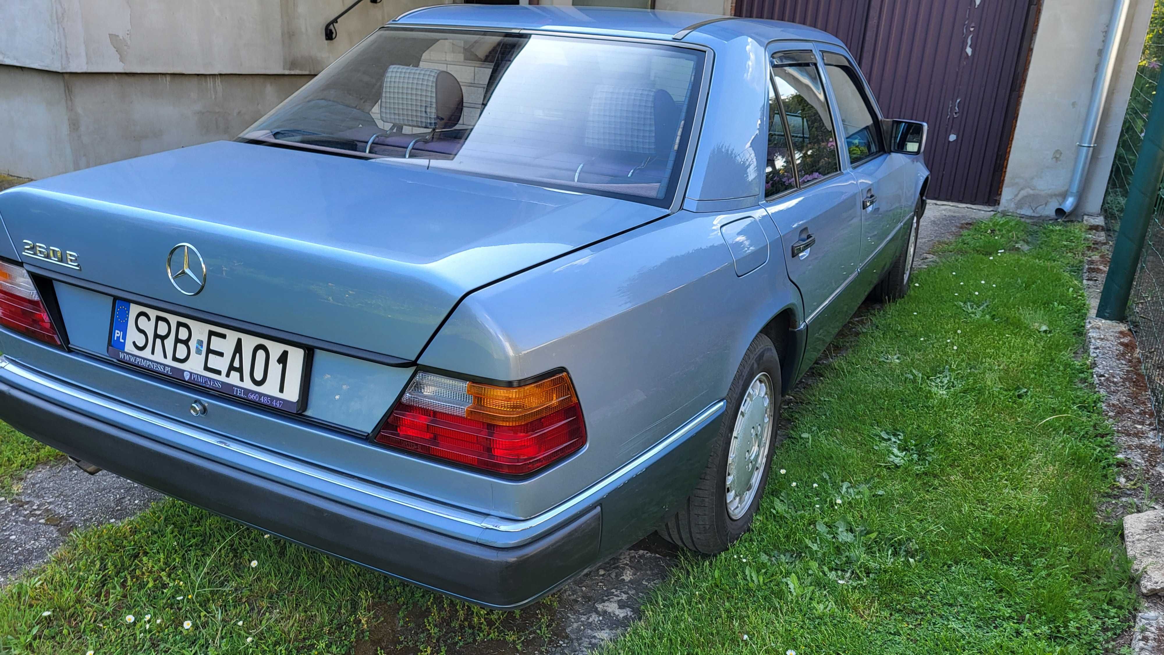 Mercedes Benz W124 sedan 2,6 benz. 1990r., automat, niebieskie wnętrze