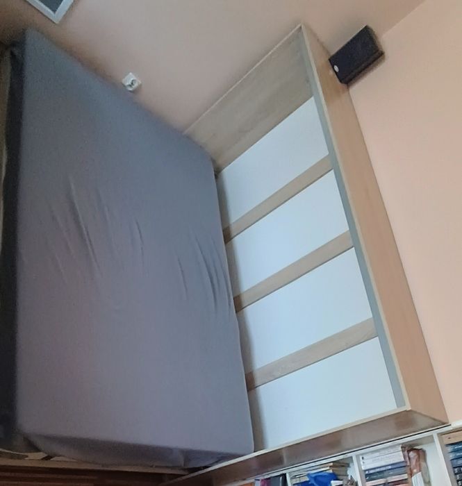 Półkotapczan, łóżko podnoszone, sypialnia chowana 242/142/42cm.