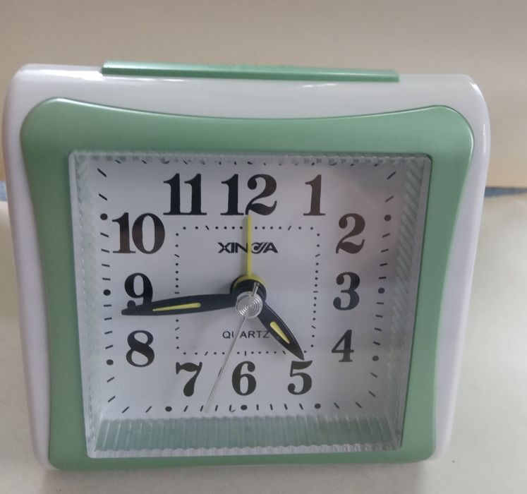 Годинники( будильники) на стіл