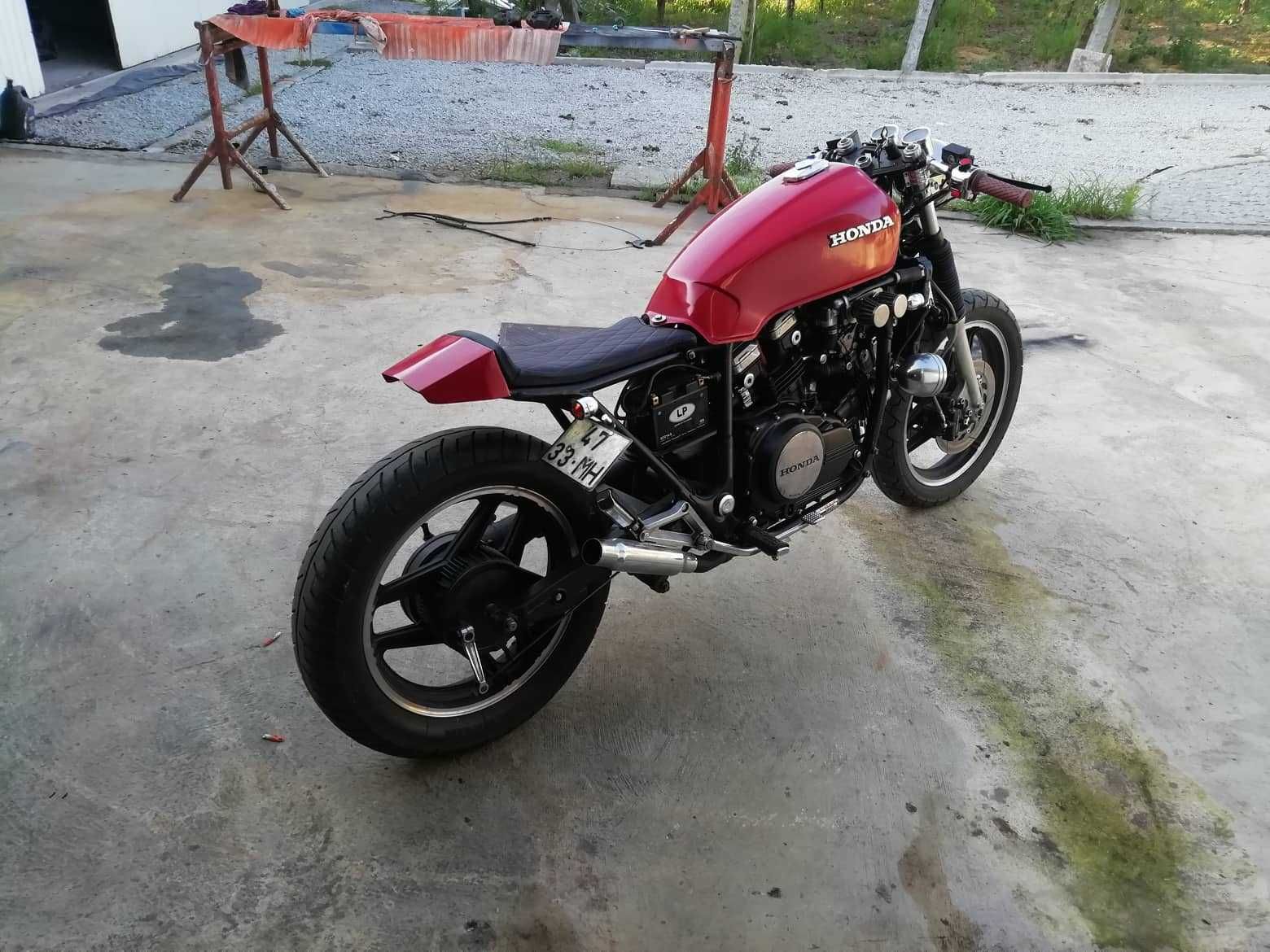 Honda VF 750 Sabre Café racer