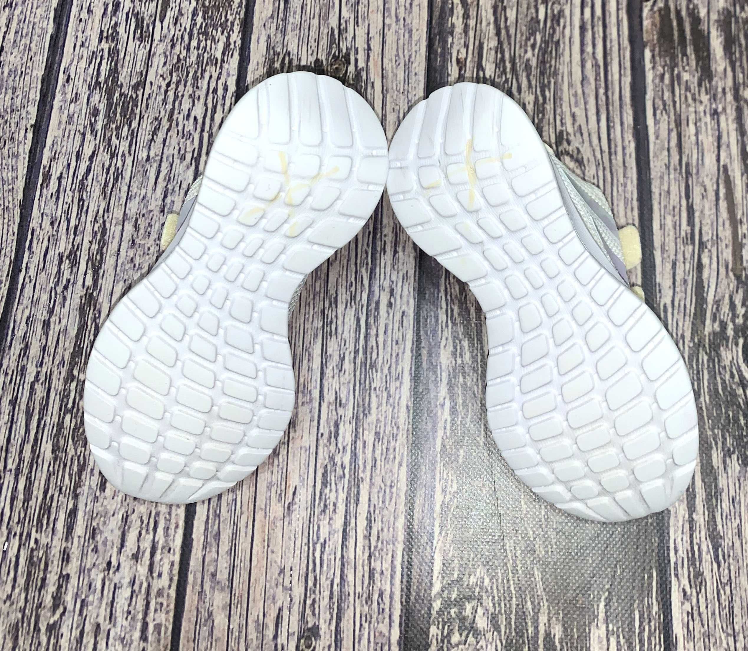 Кроссовки Adidas для девочки,  размер 29,5 (18,5 см)