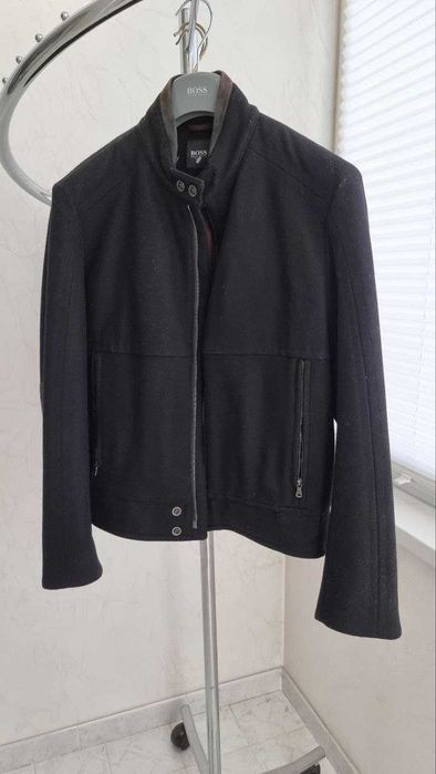 Куртка Hugo Boss осень