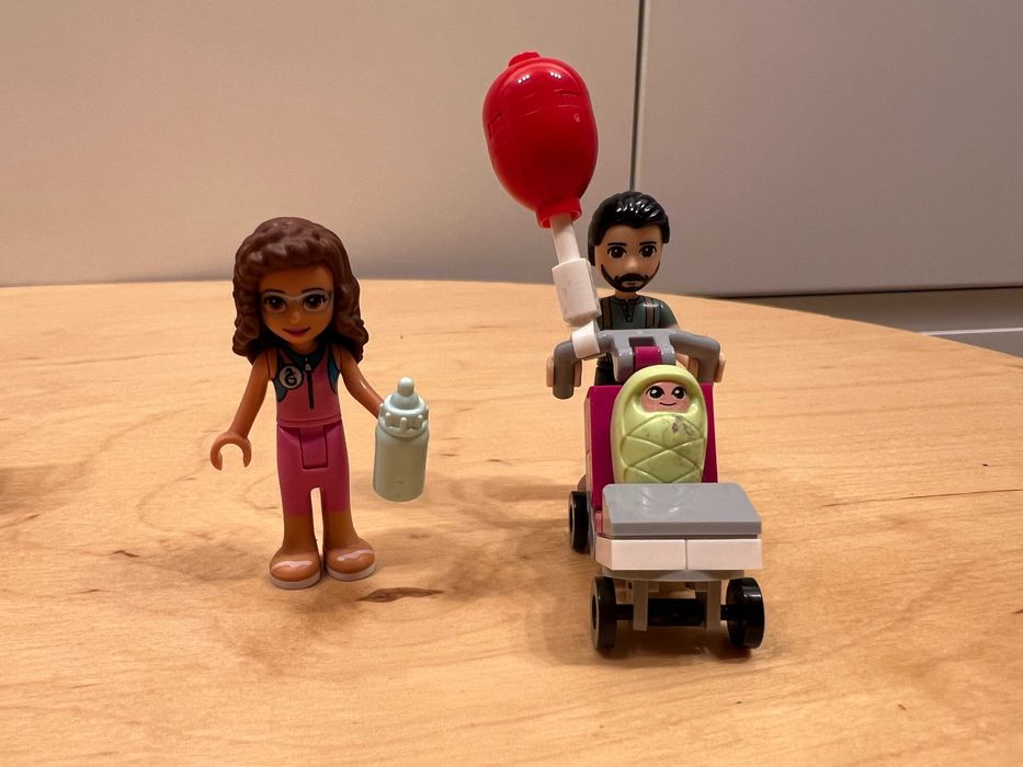 LEGO Friends 41334 Klocki Pokaz Andrei w parku 41334