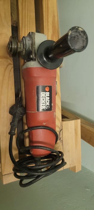 кутова шліфувальна машина (болгарка) Black&Decker CD115