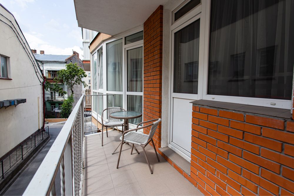 Центр. Вул. Родини Барвінських. Власник. Квартира подобово