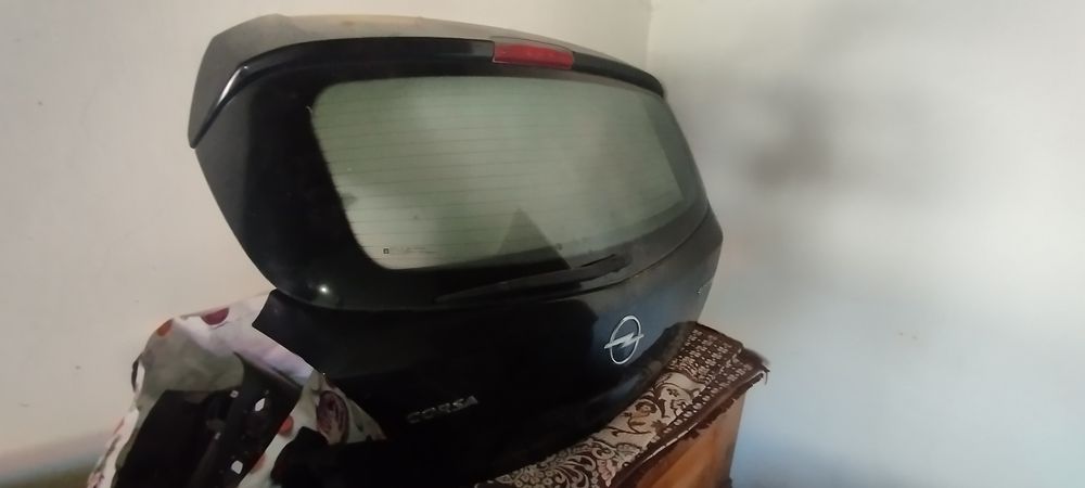 Mala Opel Corsa D 2010 (preta n/necessita pintar)