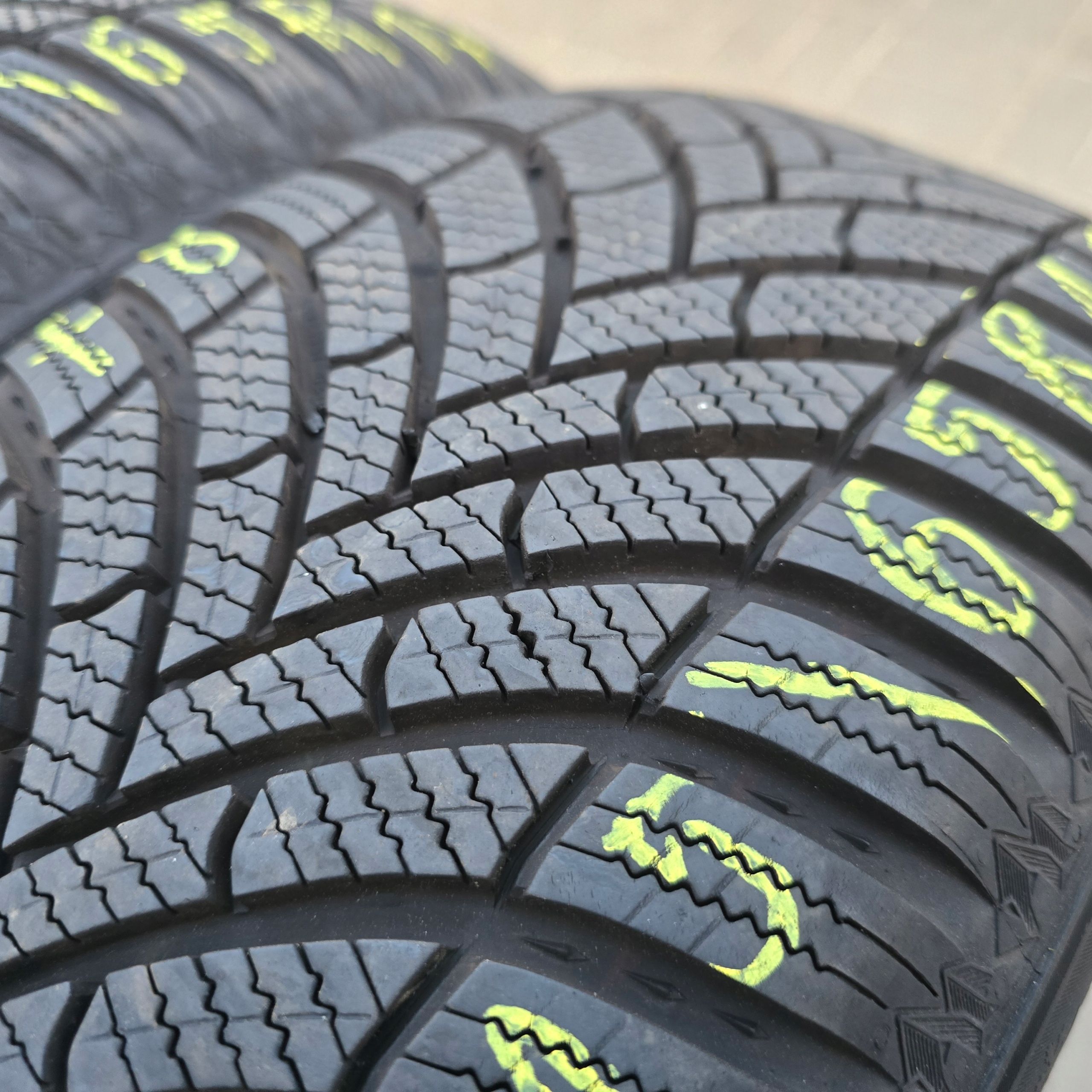 Semperit speed grip 5 215/65R17 99H 23R 4X
