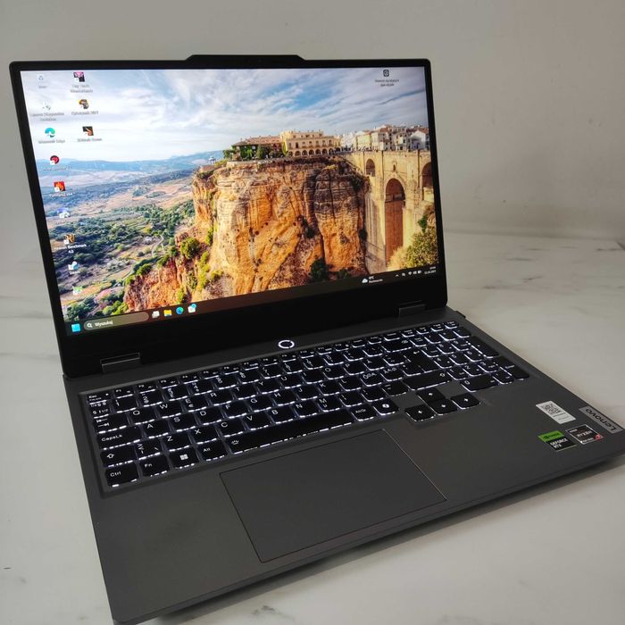 Laptop gamingowy Lenovo LOQ 15 15ARP9 Ryzen 7 / RTX 4070 / 16GB