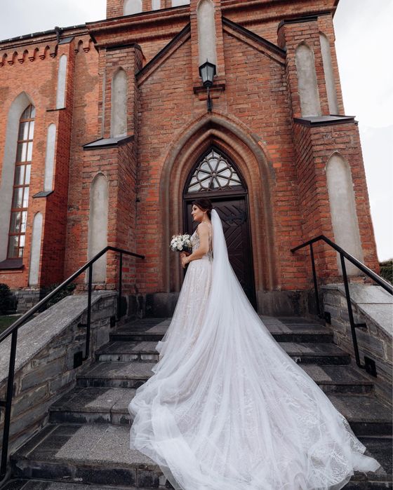 Продам весільну сукню Pollardi