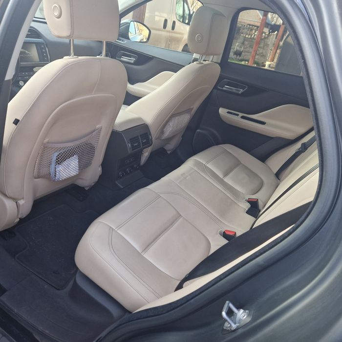 Jaguar f-pace 20,d  241 km R sport