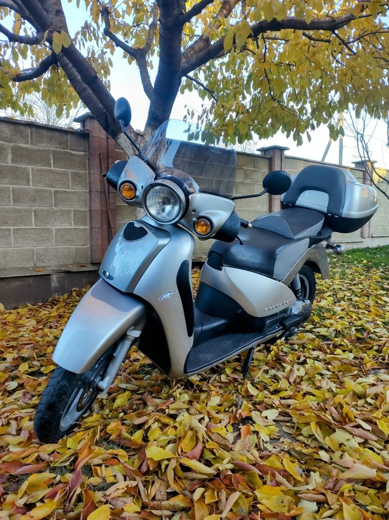 Продам Апрілію  2006.  Гарний стан.