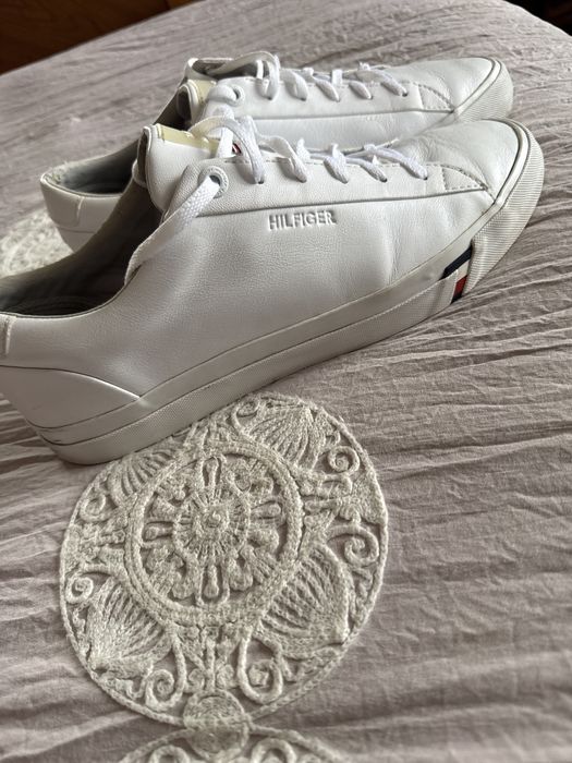 Tommy Hilfiger skorzane 43 -29 cm wewnatrz mierzona