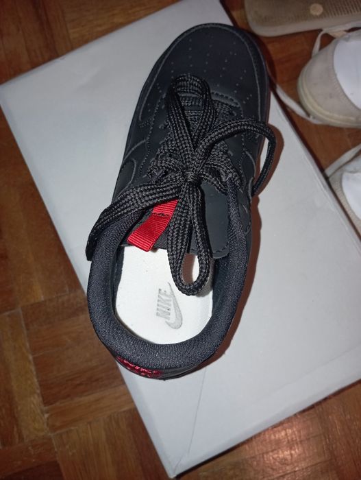 Tênis Nike novo disponível