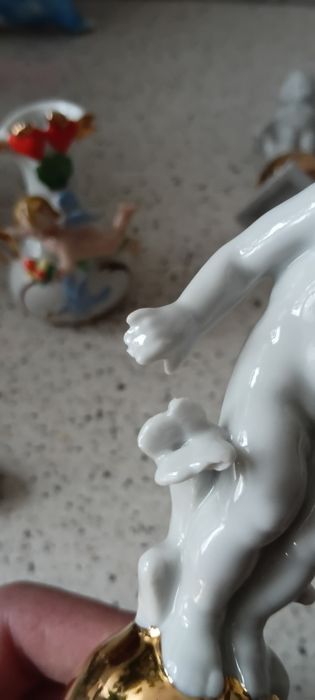 Путти с мячиком Германия